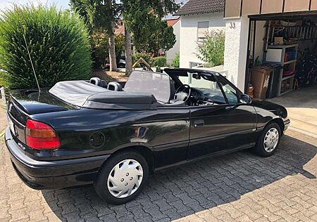 Opel Astra Cabrio 1.6i Bertone Edition