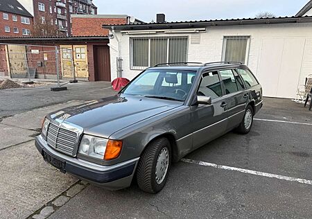 Mercedes-Benz E 300 E-Klasse TE