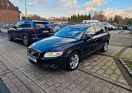 Volvo V70 Summum 2.4 AWD 4X4*XENON*LEDER*AHK*BLIS*ACC*