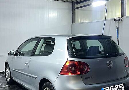 VW Golf Volkswagen 1.6 Automatik Comfortline