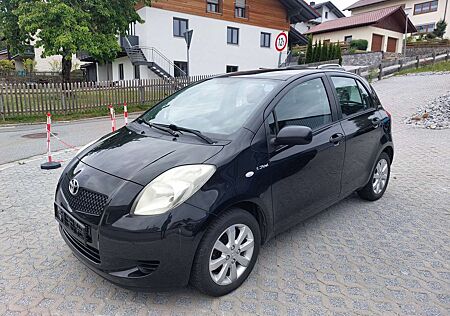 Toyota Yaris 1.3 VVT-i Sol