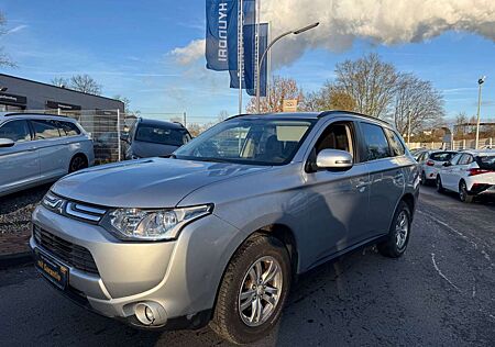 Mitsubishi Outlander 1.HD/STYLE/4X4/AUTOMATIK/KLIMAAUT/ALU/AHK/SHZ!!!