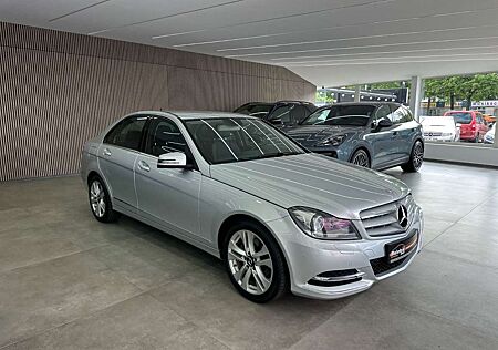 Mercedes-Benz C 180 CGI BlueEfficiency*Bi-Xenon*Comand*SHZ*