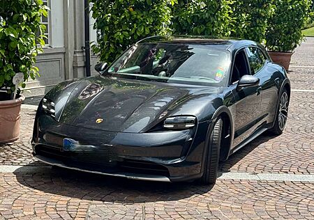 Porsche Taycan 4 Cross Turismo