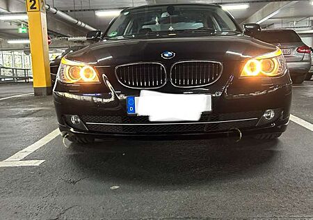 BMW 523i 523