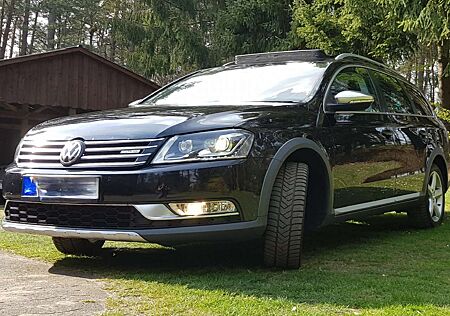 VW Passat Alltrack Volkswagen 2.0 TDI 4Motion DSG BlueMotion Tec