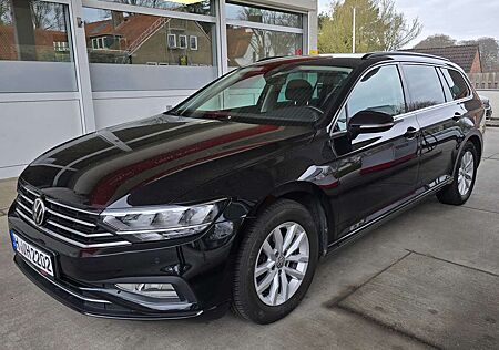 VW Passat Variant Volkswagen Business DSG Navi AHK LED TOP