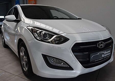 Hyundai i30 blue Classic Lenkradmodus Klima AUX USB MP3