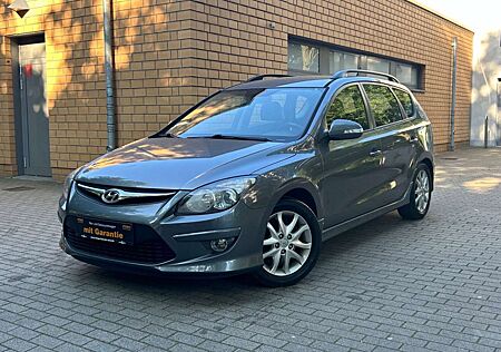 Hyundai i30 CW 1.6 CRDi/TEILLEDER/SITZHEIZUNG/KLIMAAUTO/