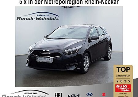 Kia Cee'd Ceed / 1.5 DCT Vision Navi Klimaautom Lichtsensor Rückfah