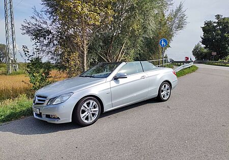 Mercedes-Benz E 200 E-Klasse+Cabrio+CGI+Cabrio+BlueEFFICIENCY+Automati