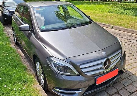 Mercedes-Benz B 180 (BlueEFFICIENCY) 7G-DCT
