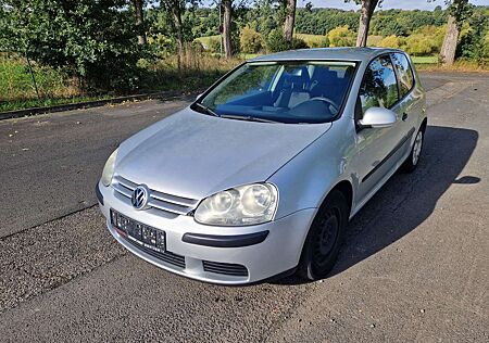 VW Golf Volkswagen Trendline 1.4 AHK