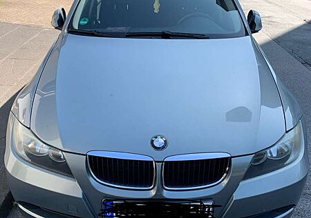 BMW 320i 320