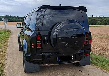 Land Rover Defender 130 D300 X-Dynamic HSE