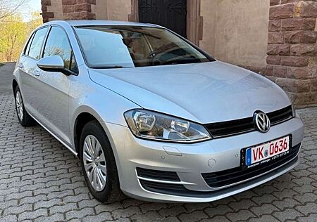 VW Golf Volkswagen VII Lim. Trendline BMT