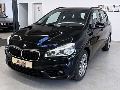 BMW 220 220 i Sport Line Active Tourer LED Klima Navi SHZ PDC v+h & Kamera Bluetooth Alu Sportsitze Notbremsassistent EURO6