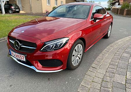 Mercedes-Benz C 300 Coupe AMG Line Navi RCam LED Leder