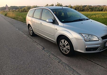 Ford Focus Turnier 1.6 16V Aut. Connection
