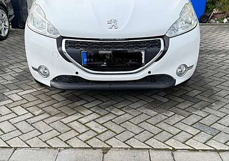 Peugeot 208 68 VTI Active klima kamera Navi Sitzheizung Tempom