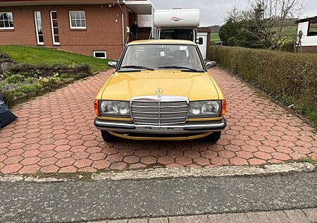 Mercedes-Benz 200 D