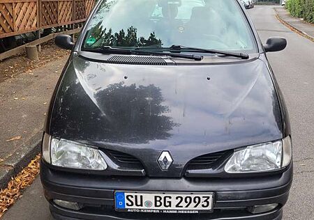 Renault Megane 1.6e Century RT