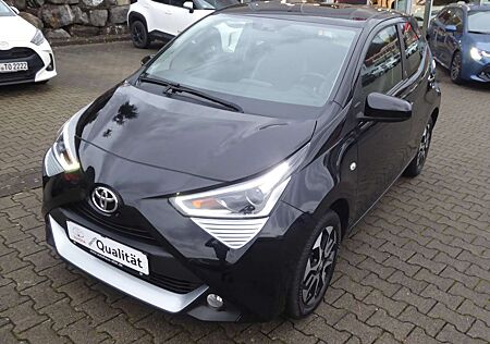 Toyota Aygo x-play Team D