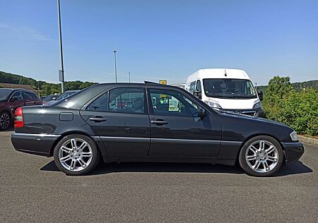 Mercedes-Benz C 180 C-Klasse Elegance