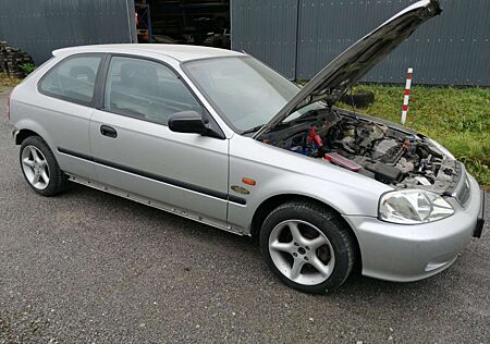 Honda Civic 1.5i VTEC Comfort Klima 1.Hd., Servo, Alu