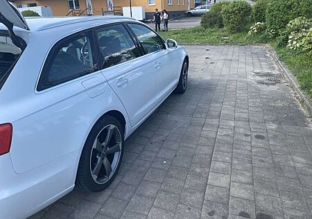 Audi A6 Avant 3.0 TDI DPF quattro S tronic