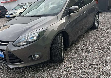 Ford Focus Titanium***KLIMAAUTOMATIK***PDC***MIT GARANTIE***