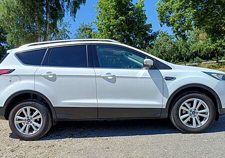Ford Kuga 1.5 EcoBoost 2x4 Trend