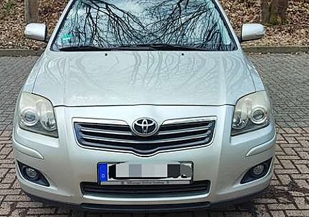 Toyota Avensis 2.2 D-CAT Combi Sol