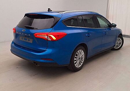 Ford Focus Turnier Titanium 1.5 NAVI/PANO/SHZ/LHZ