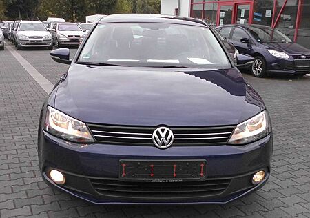 VW Jetta Volkswagen 1.2 TSI Comfortline,TEMPOMA,TÜV,SERVIS NEU,48TK