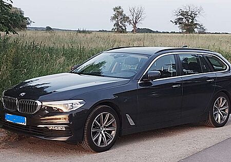 BMW 520d 520 Touring Aut. AHK PANO Leder geprüft