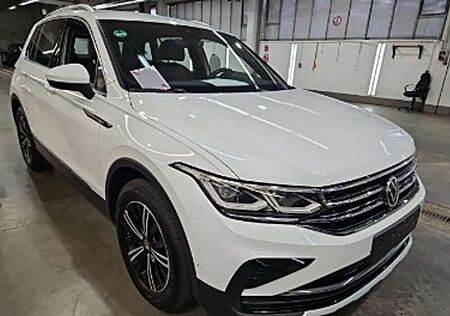 VW Tiguan gebraucht kaufen VW Tiguan Volkswagen 2.0 TDI SCR 4MOTION DSG Elegance ACC