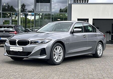 BMW 330e 330 xDrive Aut. / DAB / Parking Assistant