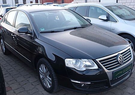 VW Passat Volkswagen Lim. Highline*LEDER*SHZ*BC*PDC*TÜV+SERVIC