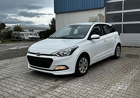 Hyundai i20 Blue Basis*6 Gang*