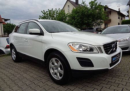 Volvo XC 60 XC60 D4 Kinetic 4WD*Top Zustand*