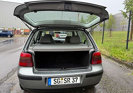 VW Golf Volkswagen 1.6 Automatik Comfortline
