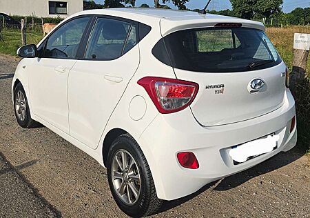 Hyundai i10 1.0 YES! Silver