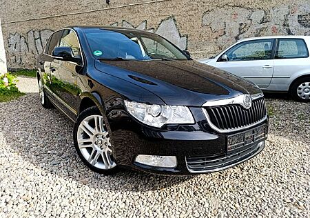 Skoda Superb Elegance-TOP GEPFLEGT-SCHECKHEFT-TÜV NEU