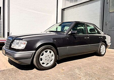 Mercedes-Benz E 220 W 124 Lim.