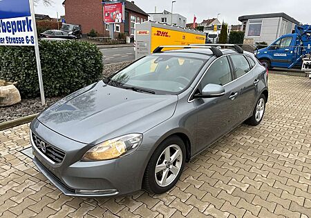 Volvo V40 Momentum Navigation Co2 88 gr