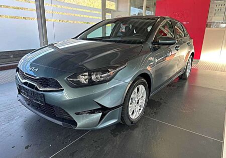 Kia Cee'd Ceed / 1.5T DCT7 Vision NAV KOMFORT