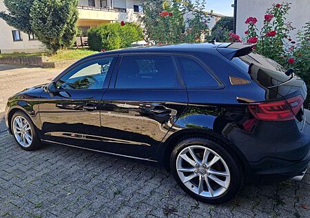 Audi A3 2.0 TDI Sportback (clean die.) quattro S tronic Am