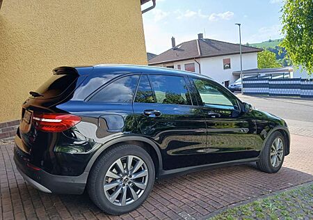Mercedes-Benz GLC 220 d 4Matic 9G-TRONIC