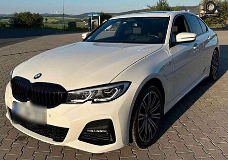 BMW 330e 330 M Sport | Vollausstattung | AHK
